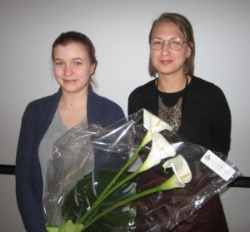 Sanna Kumpulainen ja vuoden 2015 stipendiaatti Saara Vänskä, nykyään yhdistyksen jäsen.